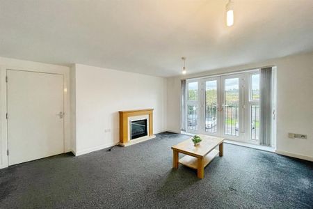 2 bedroom flat to rent - Photo 3