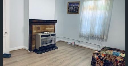 HOUSE FOR RENT or ROOM Available - EVERYTHING JUST A SHORT WALK AWAY - Photo 3