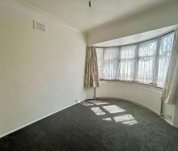 2 bedroom semi-detached bungalow to rent - Photo 3