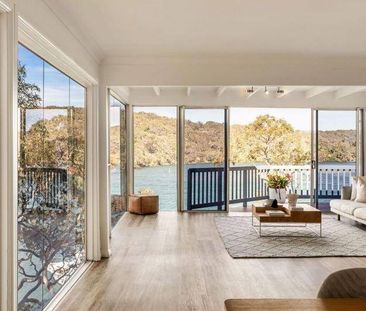Stunning 3 Bedroom House with Water Views - Photo 1