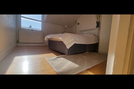 4 Bed Maisonette, London, SW18 - Photo 4