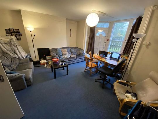 2 bedroom ground floor flat to rent - Photo 1