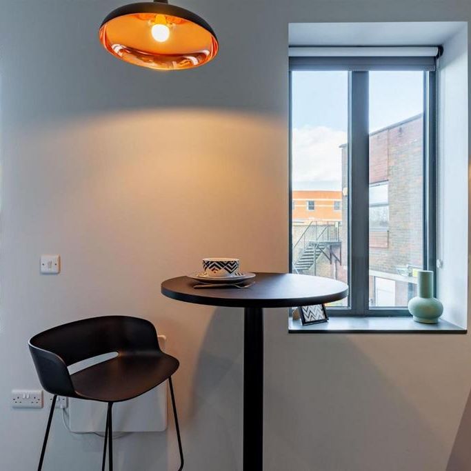 Studio to rent - Photo 1