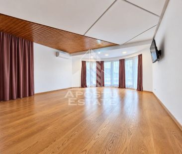 Vila generoasa,ideala pentru clinica ,zona Via Carmina - Fotografie 1