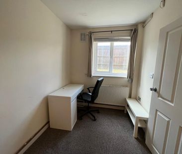 6 bedroom semi-detached house to rent - Photo 3