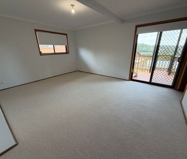 Coastal Living - Spacious Family Home Just Minutes from the Beach - Photo 2