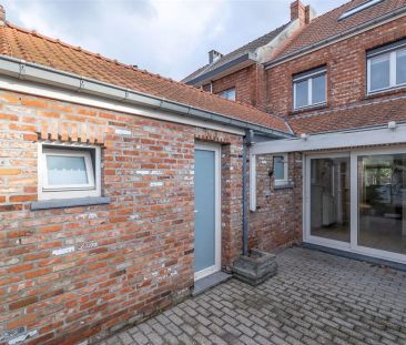 Stadswoning met drie slpk en tuintje op gunstige locatie te Aarschot - Photo 2