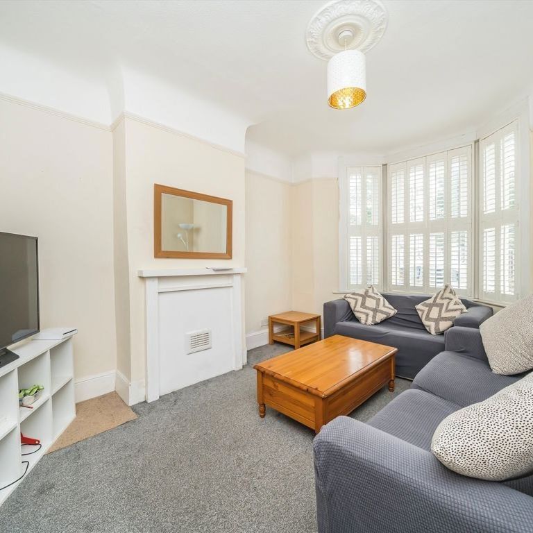 Hereward Road, SW17 7EY, London - Photo 1