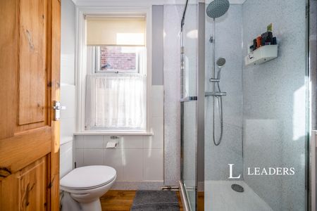 3 bedroom house to rent Napier Road, Southsea, Hampshire, PO5 - Photo 4