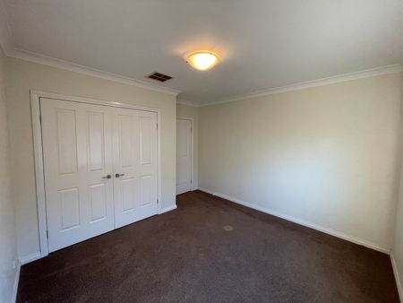 2/2 Wyong Street, Keilor East VIC 3033 - Photo 4