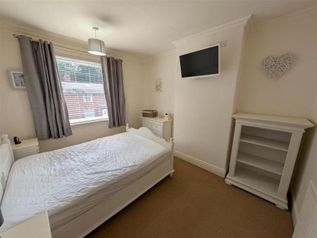 3 bedroom terraced house to rent - Photo 5