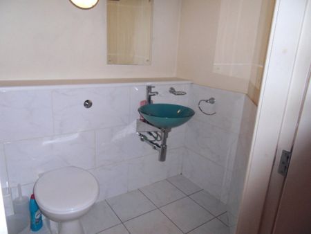 Sprinkwell, 1 Bradford Road, Dewsbury, West Yorkshire, WF13 - Photo 3