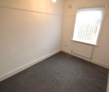 2 bedroom semi-detached bungalow to rent - Photo 2