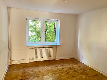 2,5 Zimmer mit Gäste-WC und EBK *Ab Sofort* - Photo 2