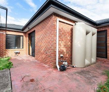 Stylish & Low-Maintenance Living in Prime Lalor Location - Photo 2