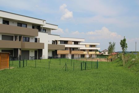 hochwertige 3-Zimmerwohnung mit Balkon und PKW-Stellplätzen - Foto 2