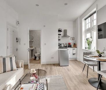 Kensington High Street - Photo 1