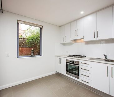 Spacious Newtown studio - Photo 1
