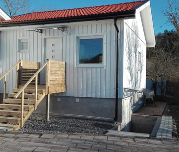 Fotbollsvägen, Angered - Photo 6