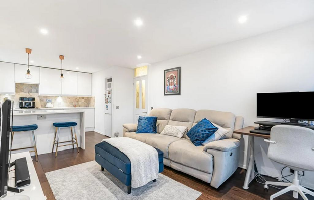 1 bedroom flat to rent - Photo 1