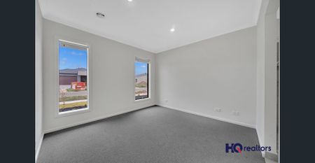 Modern Family Home with Multiple Living Areas - Photo 2