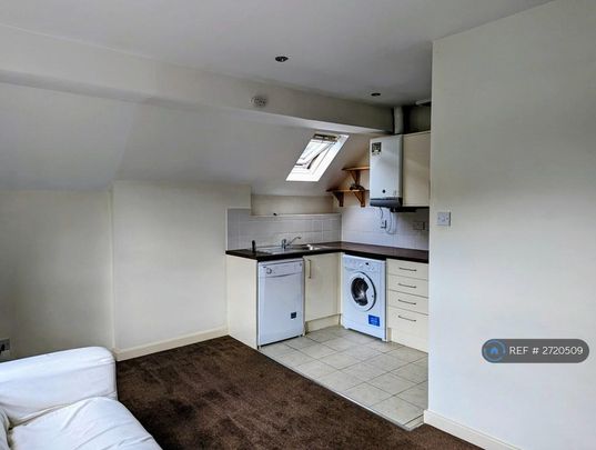 2 bedroom flat to rent - Photo 1