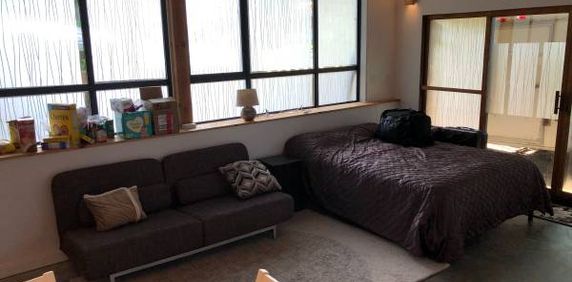 Fully Furnished Studio - close to everything - Photo 2