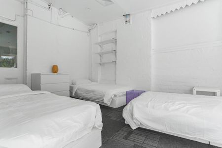 Darlington - Photo 2