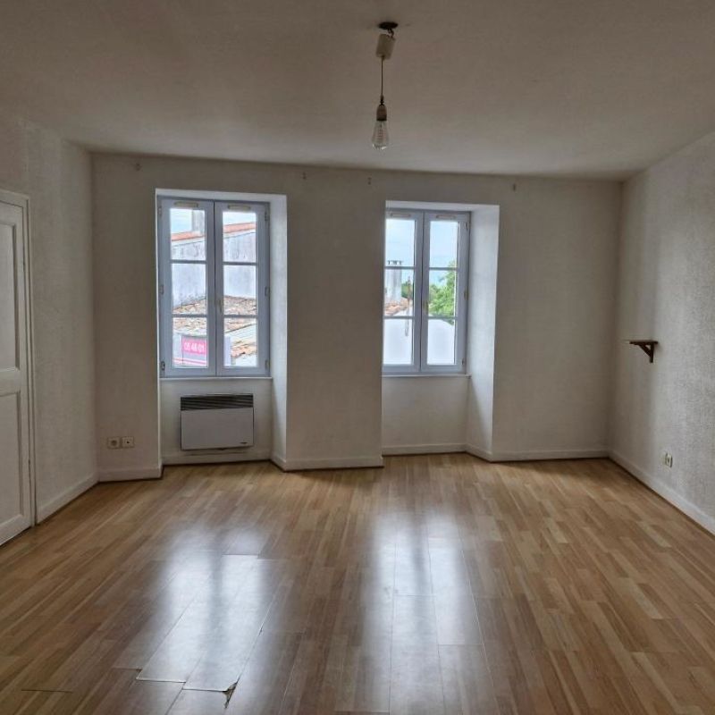 Maison À Louer - Photo 1