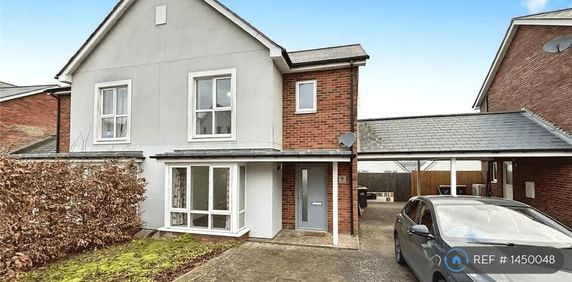 3 bedroom semi-detached house to rent - Photo 2