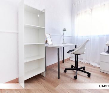 Calle Juan de Ledesma, Sevilla, Andalusia 41006 - Photo 4