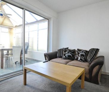 5 bedroom house to rent - Photo 2