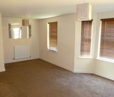 2 bedroom ground floor flat to rent - Photo 2