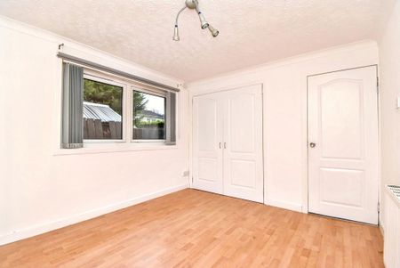 3 bedroom detached bungalow to rent - Photo 5