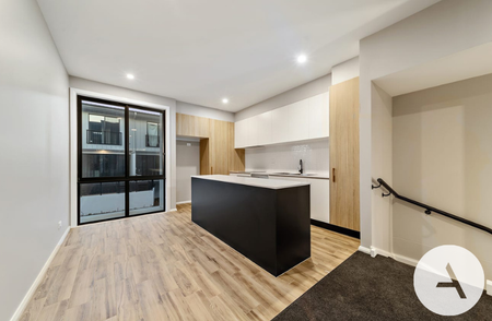 28/6 Ellison Harvie Cl, Greenway ACT 2900 - Townhouse For Rent | Domain - Photo 5
