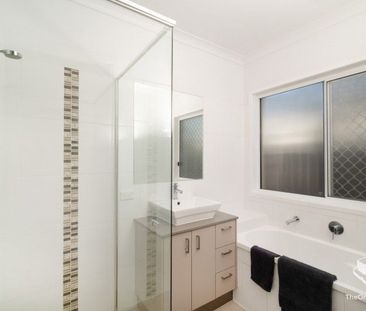 Furnished + Bills Incl + Free WiFi! - Photo 2