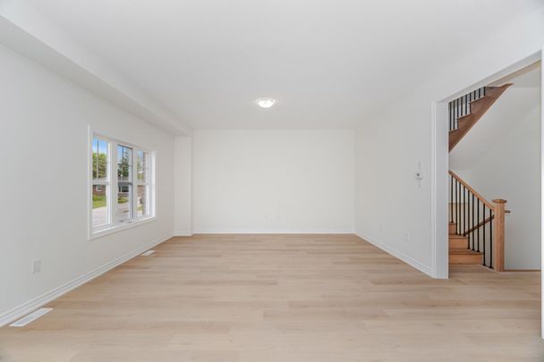 For Lease - 16 Ravenscraig Place, Innisfil, Ontario - Photo 1