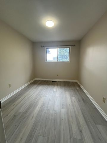 For Lease - 120 Neddie Drive, Toronto, Ontario - Photo 2