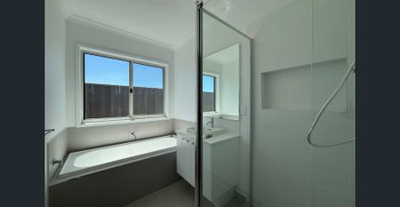 Stunning & Brand New - Photo 3