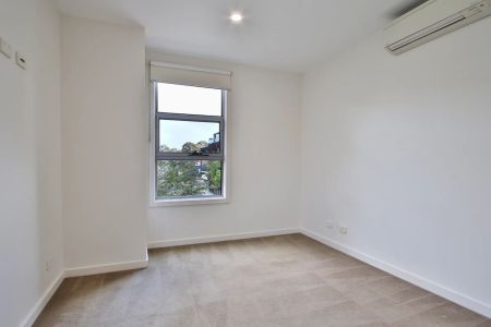 LOCATION PERFECT! - Photo 3