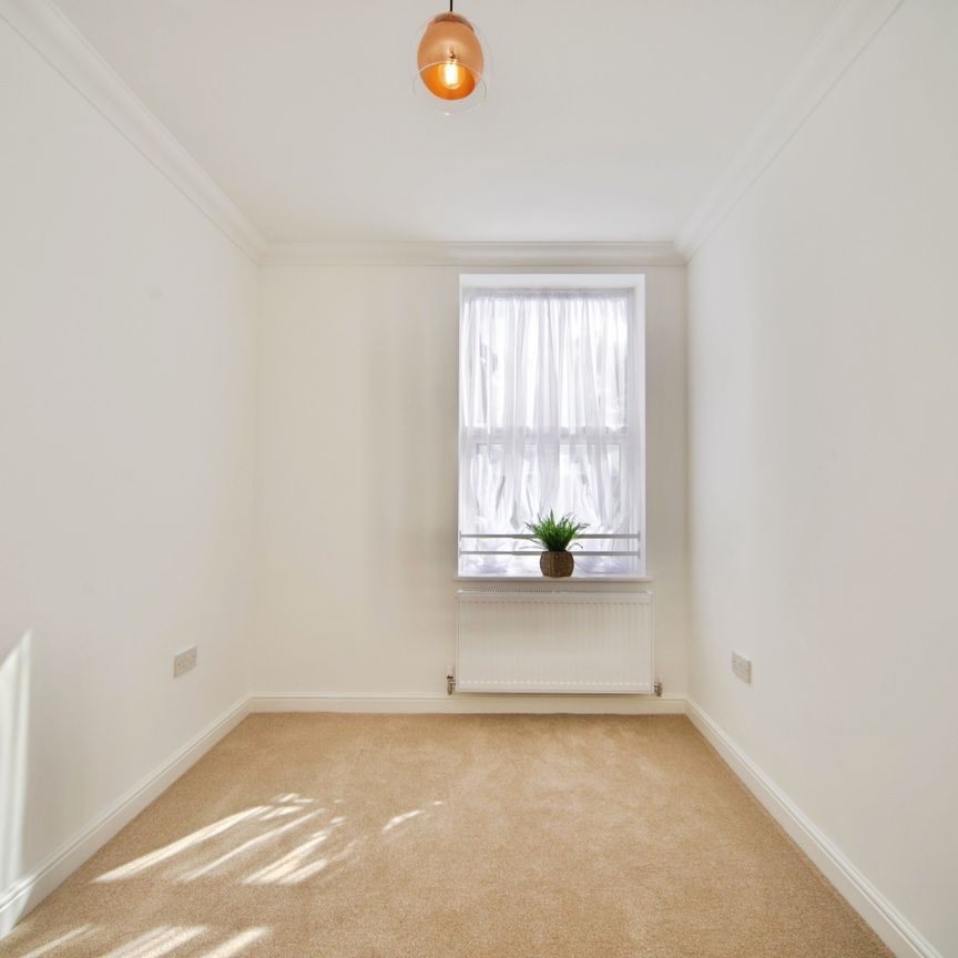 Beautiful 2 Bedroom Flat To Let In Enfield - Photo 1