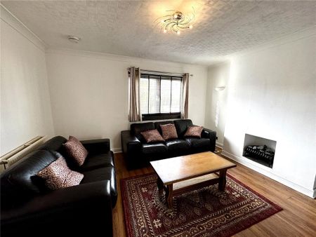 4 bedroom terraced house to rent - Photo 5