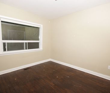 For Lease - 157 Shropshire Drive, Toronto, Ontario - Photo 4