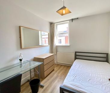 Room in a Shared House, Clarendon Park Road, LE2 - Photo 2