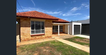 Beautifully updated family home in a highly sought-after location - Photo 5