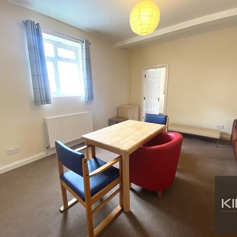 4 bedroom semi-detached house to rent - Photo 1