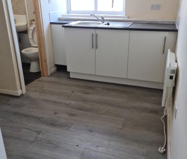 1 bedroom house of multiple occupation to rent - Photo 2