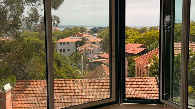 T2 TOTALMENTE RENOVADO E MOBILADO NO CENTRO DE CASCAIS - Foto 1