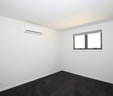 2/111 Willow Bend, Bulleen - Photo 1