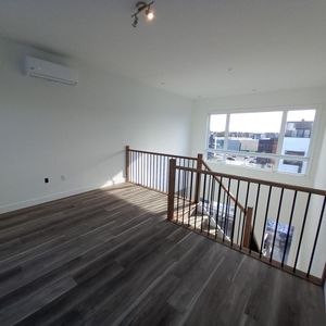 Recent Build 1 Bed - High Ceiling, Lots Of Light! - 703 Boul Du Plateau, Gatineau - Photo 3